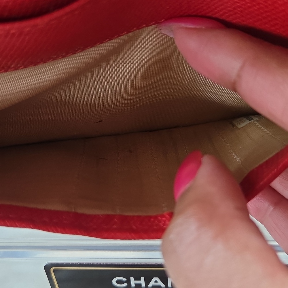 CHANEL Classic Red Wallet - Picture 4 of 8